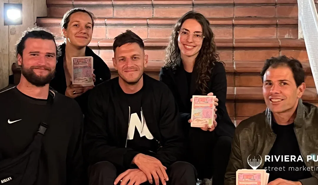 Mounika. – Opération street marketing à Monaco lors du concert de Wax Tailor